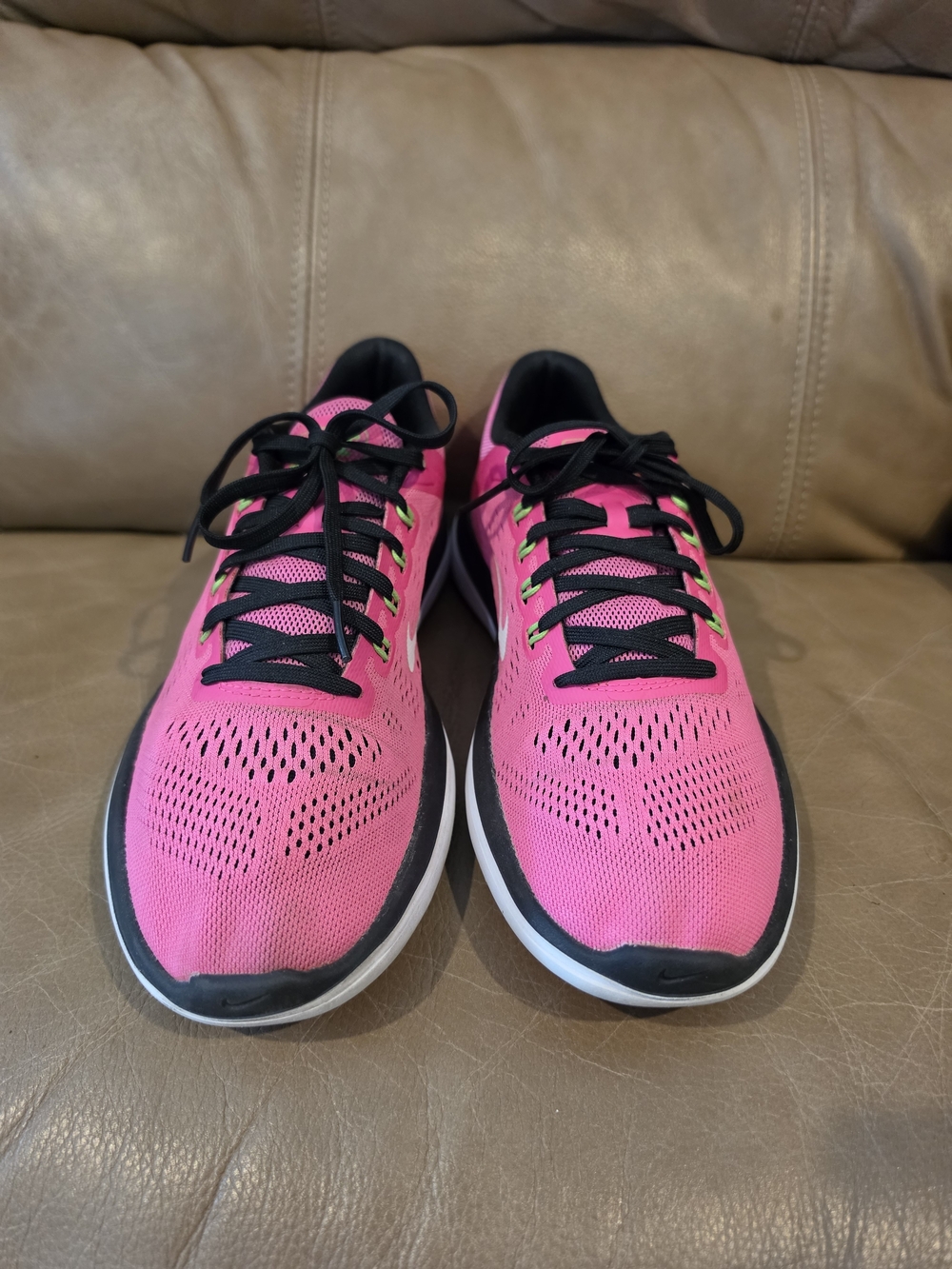 Nike Flex 2016 Women's Hot Pink and Black Running Shoes